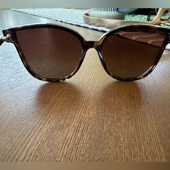 Cole Haan Polarized Sunglasses - Picture 3 of 4